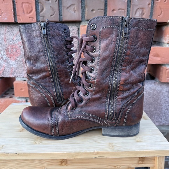 Distressed brown leather combat boots - Picture 5 of 8